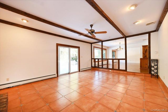 5 Mannetto Hill Road, Huntington, NY 11743