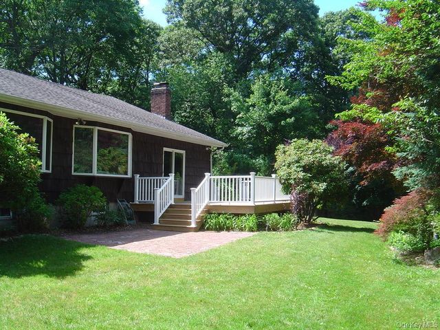 5 Mannetto Hill Road, Huntington, NY 11743