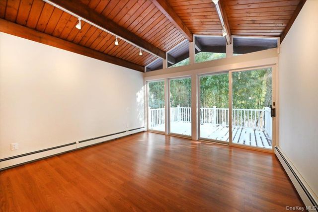 5 Mannetto Hill Road, Huntington, NY 11743