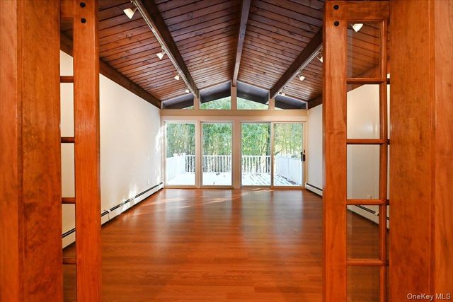 5 Mannetto Hill Road, Huntington, NY 11743