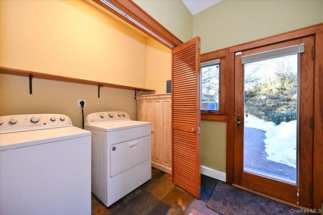 5 Mannetto Hill Road, Huntington, NY 11743