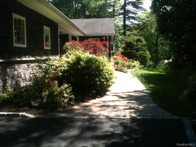 5 Mannetto Hill Road, Huntington, NY 11743