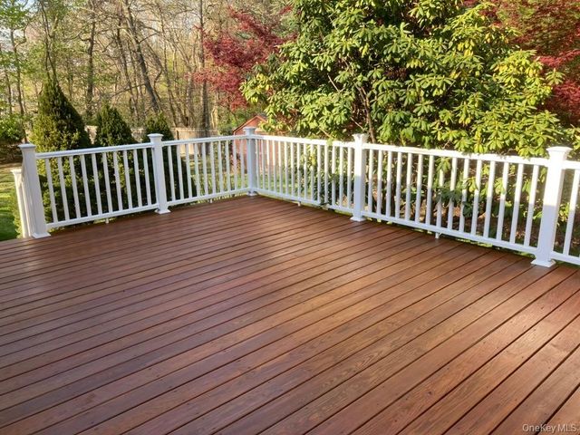 5 Mannetto Hill Road, Huntington, NY 11743