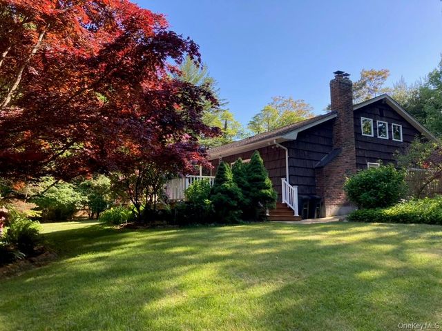 5 Mannetto Hill Road, Huntington, NY 11743