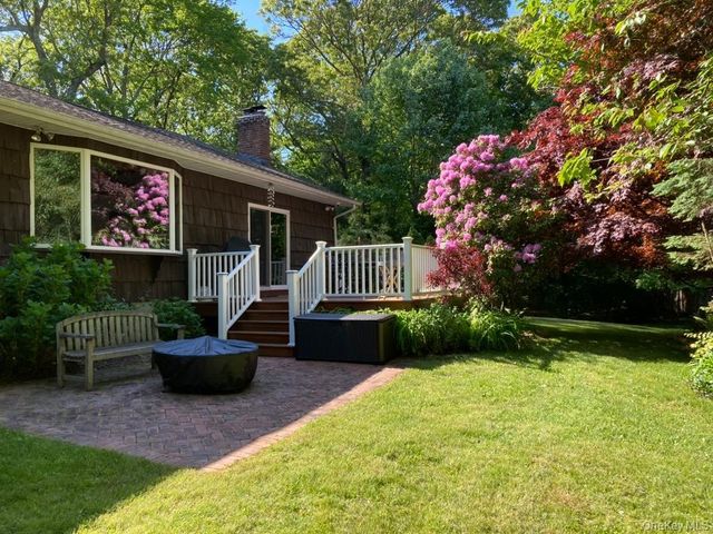 5 Mannetto Hill Road, Huntington, NY 11743