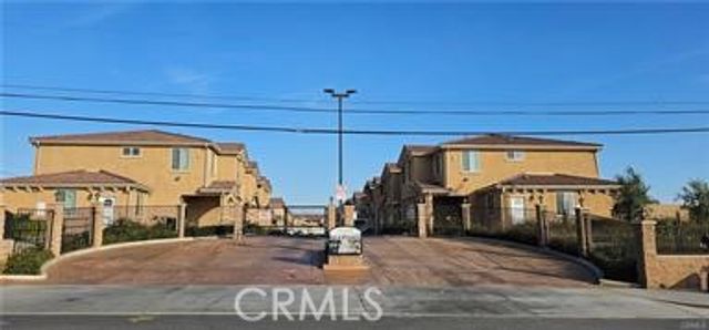 8185 Banana Avenue 27, Fontana, CA 92335