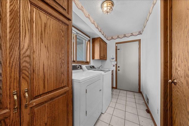 479 Mary Street S, Maplewood, MN 55119