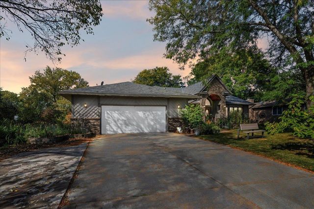 479 Mary Street S, Maplewood, MN 55119