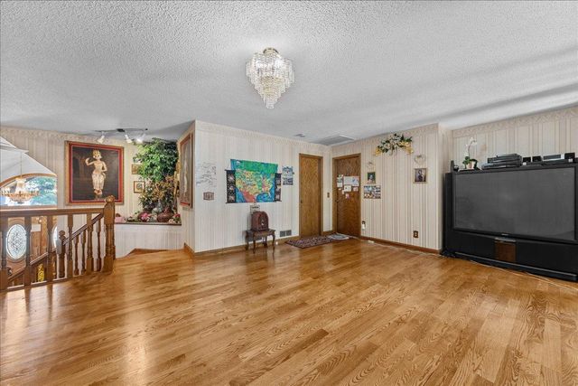 479 Mary Street S, Maplewood, MN 55119