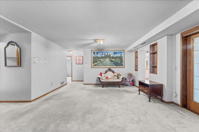 479 Mary Street S, Maplewood, MN 55119