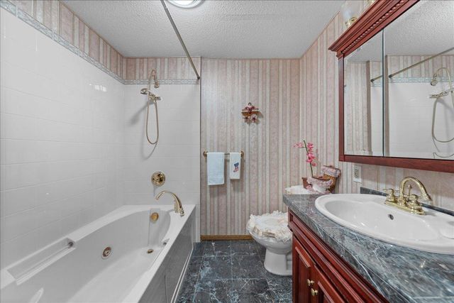 479 Mary Street S, Maplewood, MN 55119