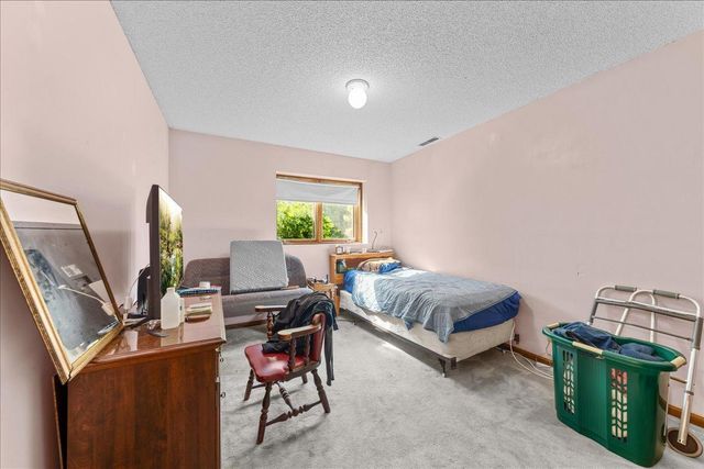 479 Mary Street S, Maplewood, MN 55119