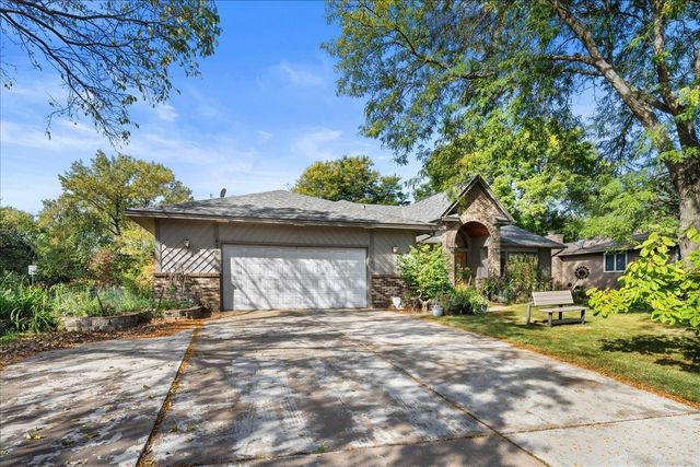 479 Mary Street S, Maplewood, MN 55119