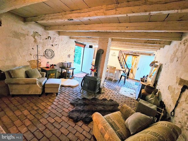 296 PIEDMONT LN, Charles Town, WV 25414