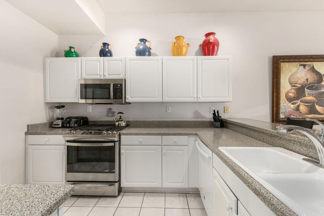 8270 N Hayden Road 2043, Scottsdale, AZ 85258