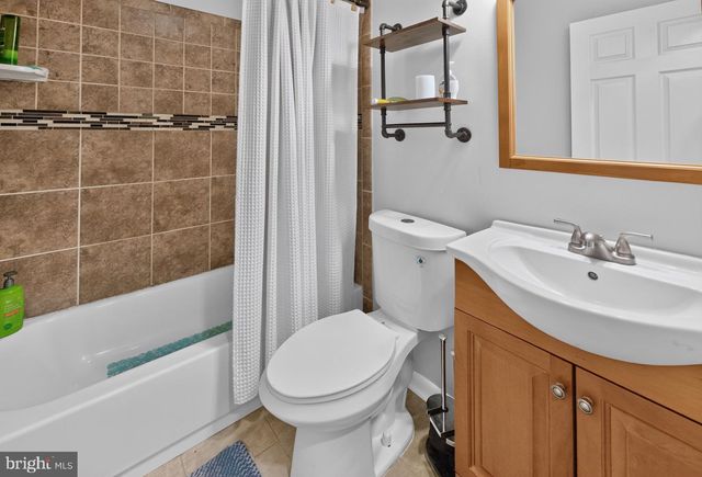 35 PALM LN, Levittown, PA 19054