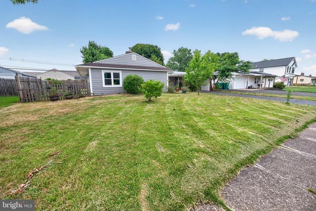 35 PALM LN, Levittown, PA 19054