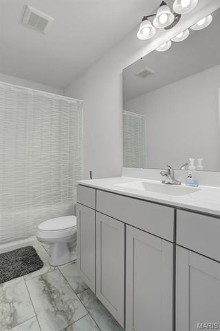 809 Londonbury Court, Wentzville, MO 63385