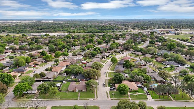 6305 Arthur Drive, Edgecliff Village, TX 76134