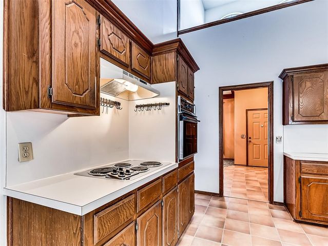 513 Greenfield Drive, Yukon, OK 73099