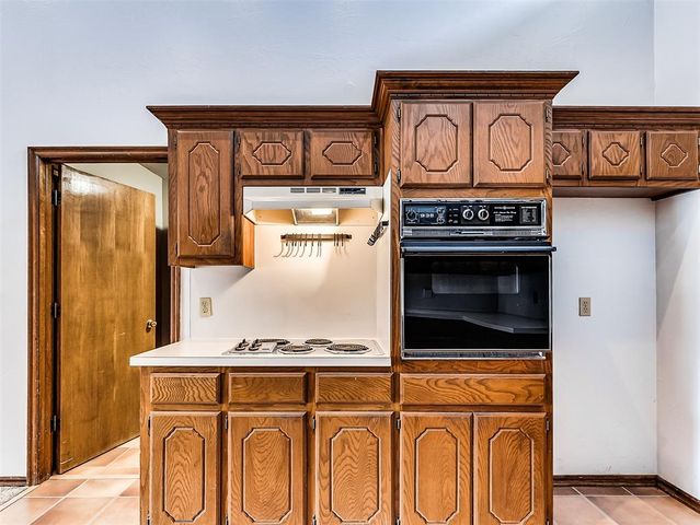 513 Greenfield Drive, Yukon, OK 73099