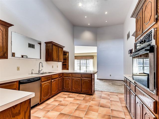 513 Greenfield Drive, Yukon, OK 73099