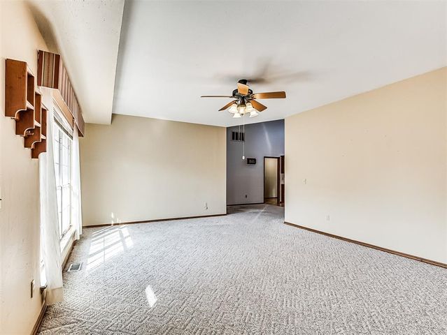 513 Greenfield Drive, Yukon, OK 73099