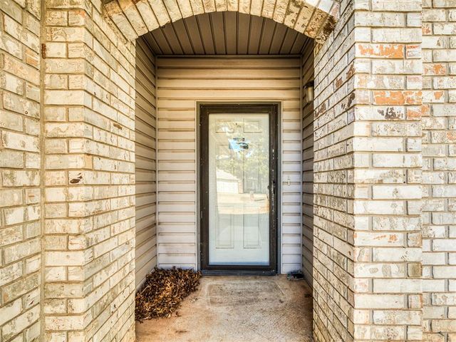 513 Greenfield Drive, Yukon, OK 73099