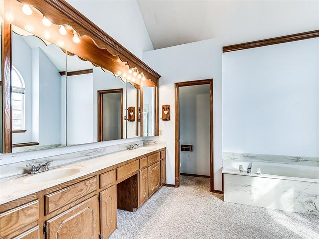 513 Greenfield Drive, Yukon, OK 73099