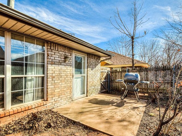 513 Greenfield Drive, Yukon, OK 73099