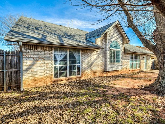 513 Greenfield Drive, Yukon, OK 73099