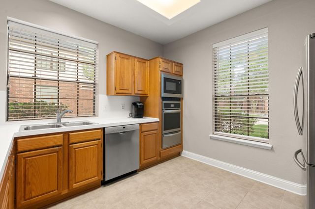 34 Plum Blossom Place, The Woodlands, TX 77381