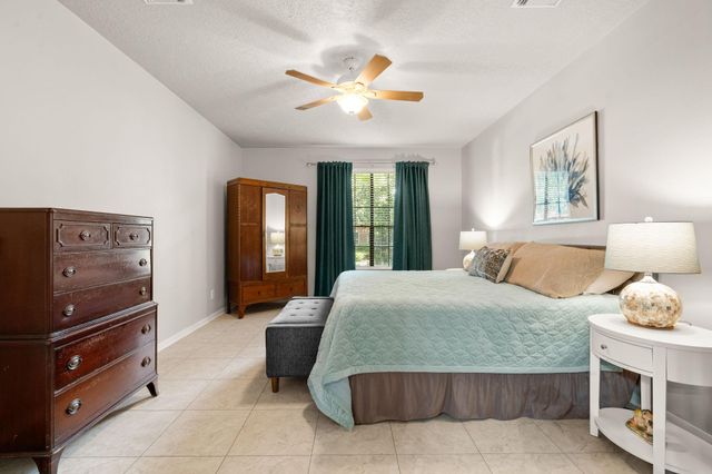 34 Plum Blossom Place, The Woodlands, TX 77381