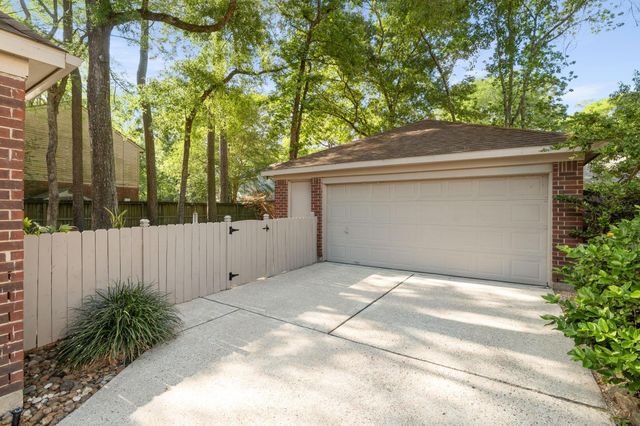 34 Plum Blossom Place, The Woodlands, TX 77381