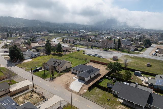 18461 Branding Iron Court, Tehachapi, CA 93561