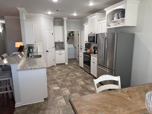 4819 Aubrey Ann Dr, Addis, LA 70710