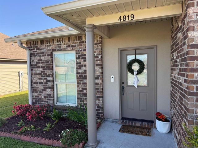 4819 Aubrey Ann Dr, Addis, LA 70710