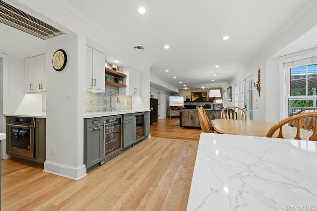 20 Longacre Drive, Huntington, NY 11743