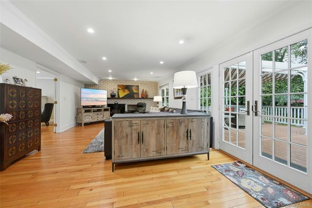 20 Longacre Drive, Huntington, NY 11743