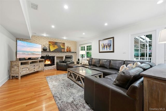 20 Longacre Drive, Huntington, NY 11743