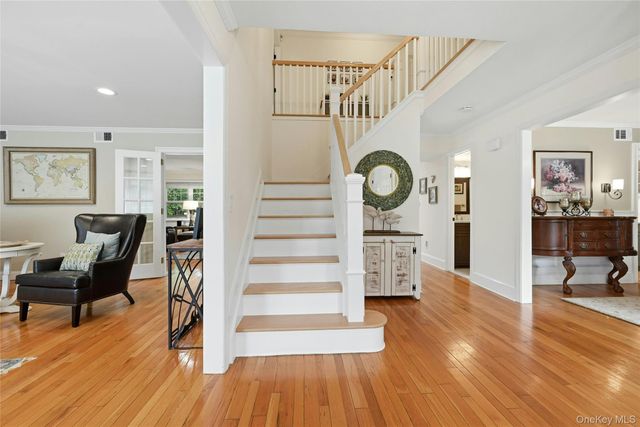 20 Longacre Drive, Huntington, NY 11743