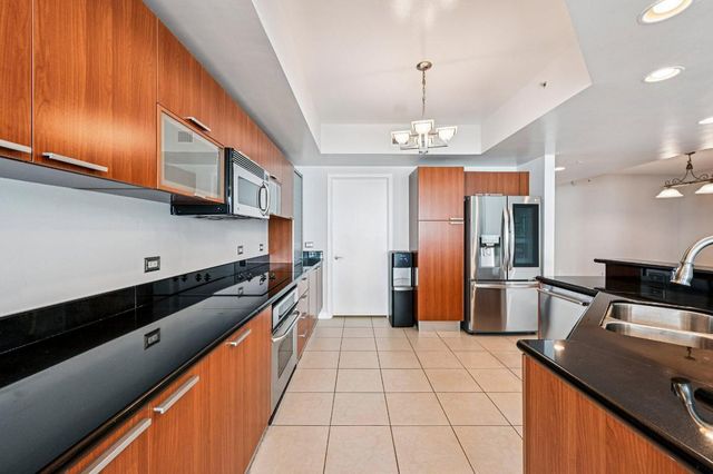 2650 Lake Shore Drive 1006, Riviera Beach, FL 33404