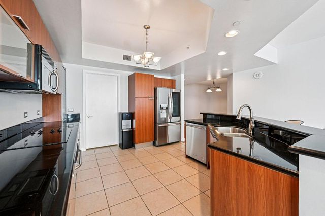 2650 Lake Shore Drive 1006, Riviera Beach, FL 33404