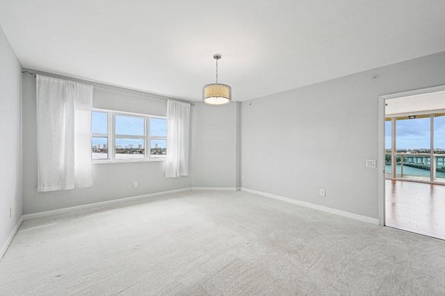 2650 Lake Shore Drive 1006, Riviera Beach, FL 33404