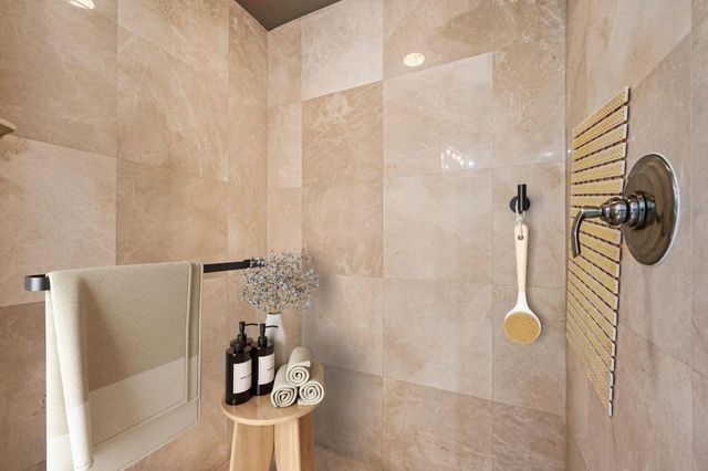 2650 Lake Shore Drive 1006, Riviera Beach, FL 33404