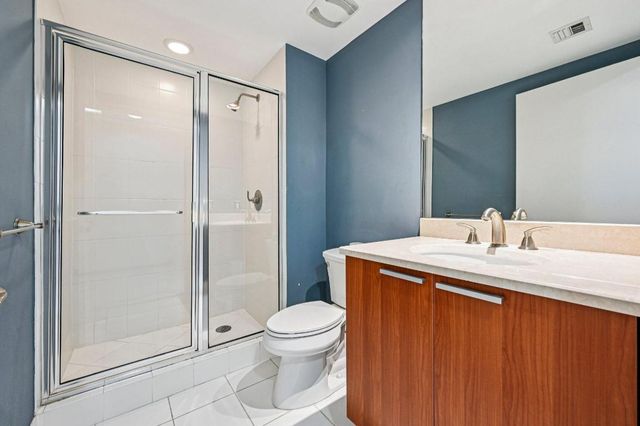 2650 Lake Shore Drive 1006, Riviera Beach, FL 33404