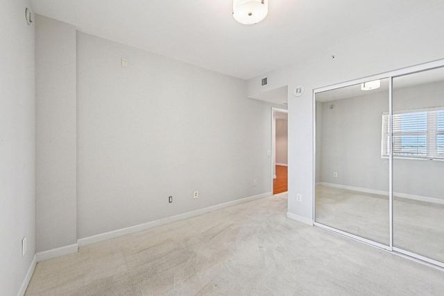 2650 Lake Shore Drive 1006, Riviera Beach, FL 33404