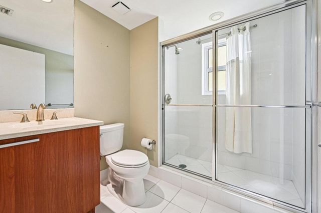 2650 Lake Shore Drive 1006, Riviera Beach, FL 33404