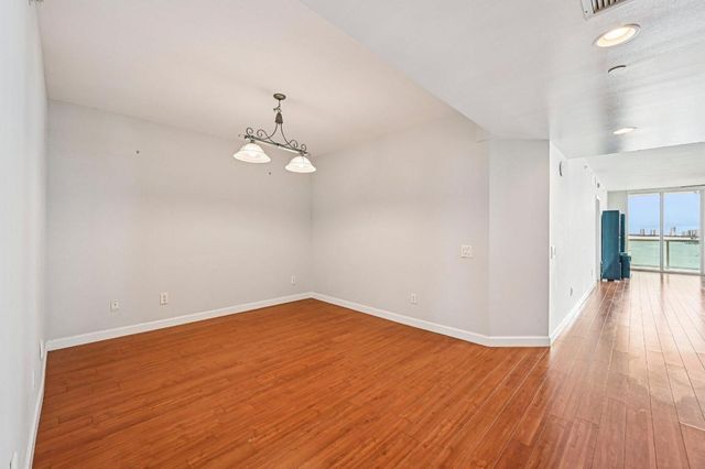 2650 Lake Shore Drive 1006, Riviera Beach, FL 33404