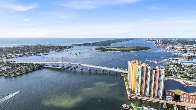 2650 Lake Shore Drive 1006, Riviera Beach, FL 33404